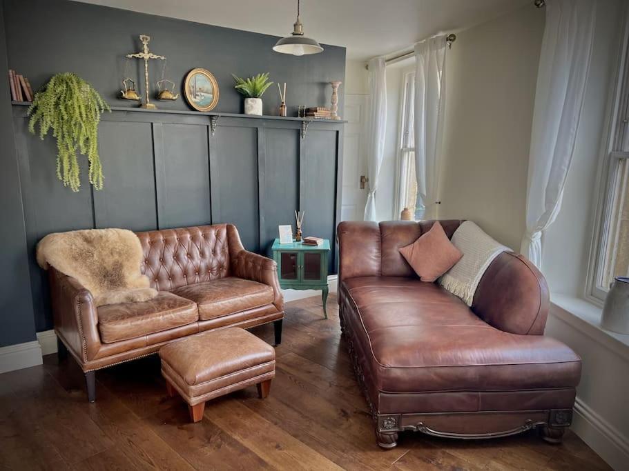 Period Apartment, Great Views, In Heart Of Town. Bradford-On-Avon Eksteriør billede