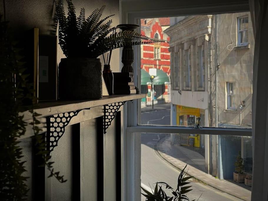 Period Apartment, Great Views, In Heart Of Town. Bradford-On-Avon Eksteriør billede