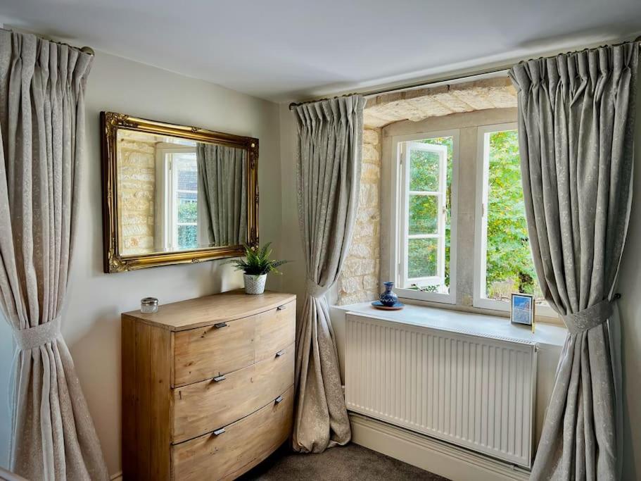 Period Apartment, Great Views, In Heart Of Town. Bradford-On-Avon Eksteriør billede
