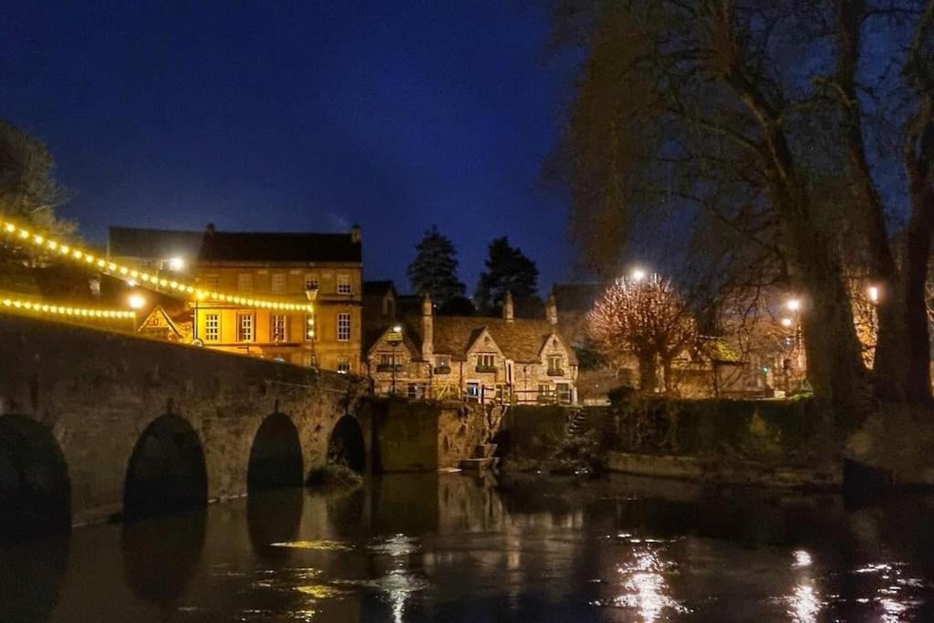 Period Apartment, Great Views, In Heart Of Town. Bradford-On-Avon Eksteriør billede