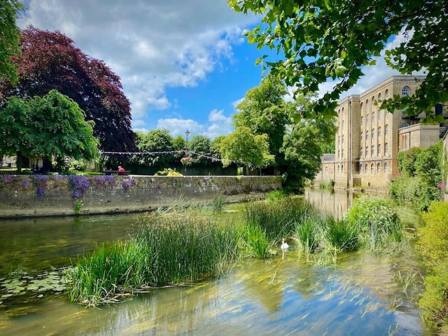 Period Apartment, Great Views, In Heart Of Town. Bradford-On-Avon Eksteriør billede